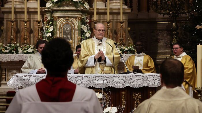 Erdő Péter karácsonyi éjféli szentmisét celebrált a Szent István-bazilikában