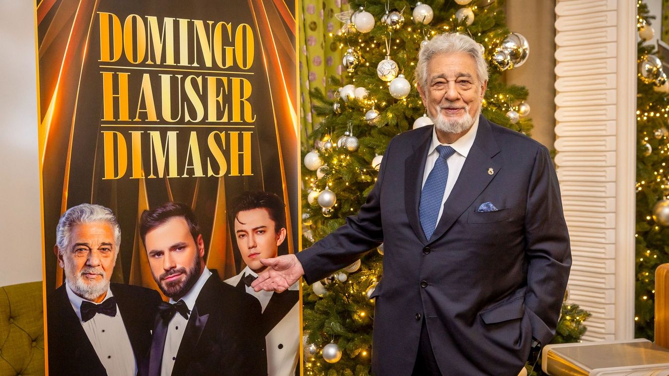 Plácido Domingo mosolyogva invitált minket az áprilisi koncertre.