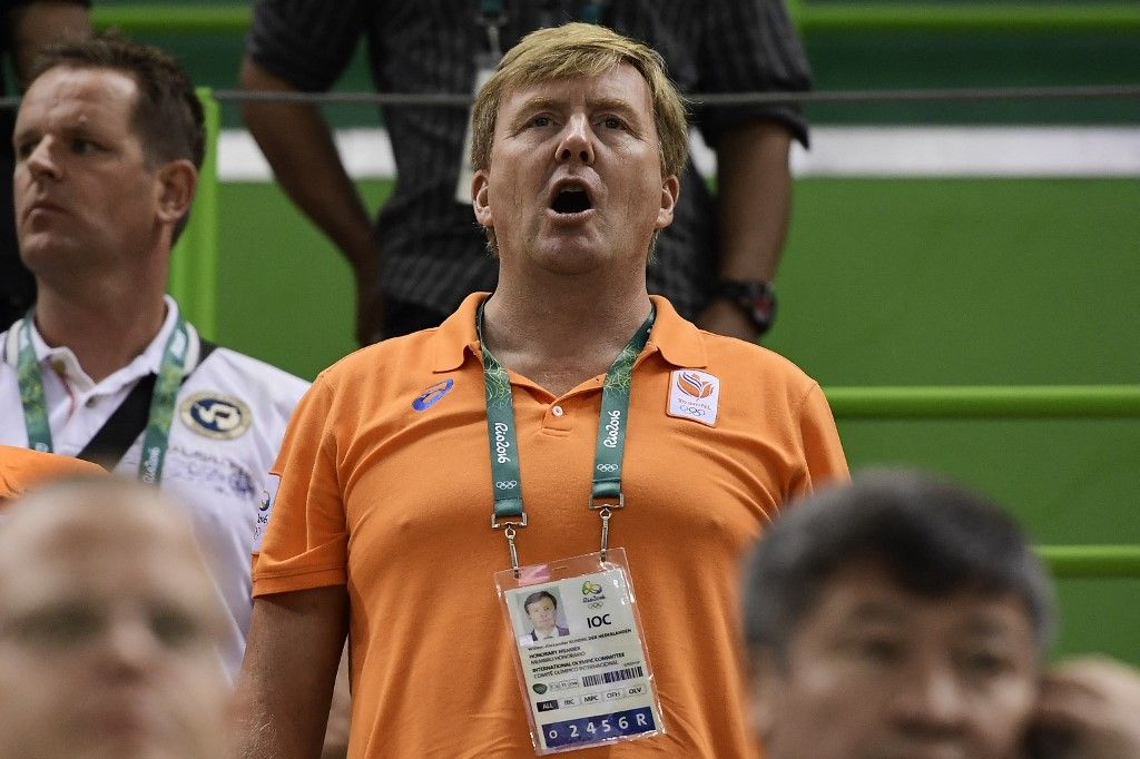 Vilmos Sándor király már nem először szurkol a helyszínen Hollandia női kézilabda-válogatottjának
