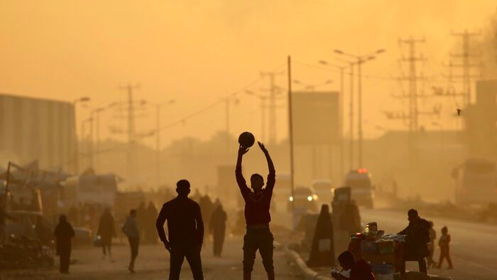 Gáza - Utcán játszó gyerekek a nuseirat-i táborban