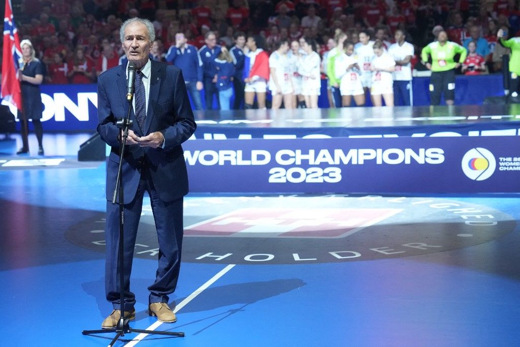 Hasszan Musztafa 25 éve uralkodik az IHF felett, most Kairóban választatná újra magát, hogy átadhassa a hatalmat a kiválasztott utódjának a kézilabda világában a kiszivárgott e-mail szerint