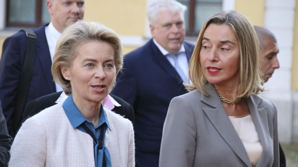 Az EU legmagasabb rangú diplomáciai szereplői kerültek a nyomozók célkeresztjébe