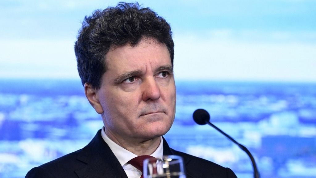 A tüntetés résztvevői szerint Nicusor Dan elnöknek kellene közvetítenie az egymással is vitázó kormánypártok és az érdekképviseletek között.