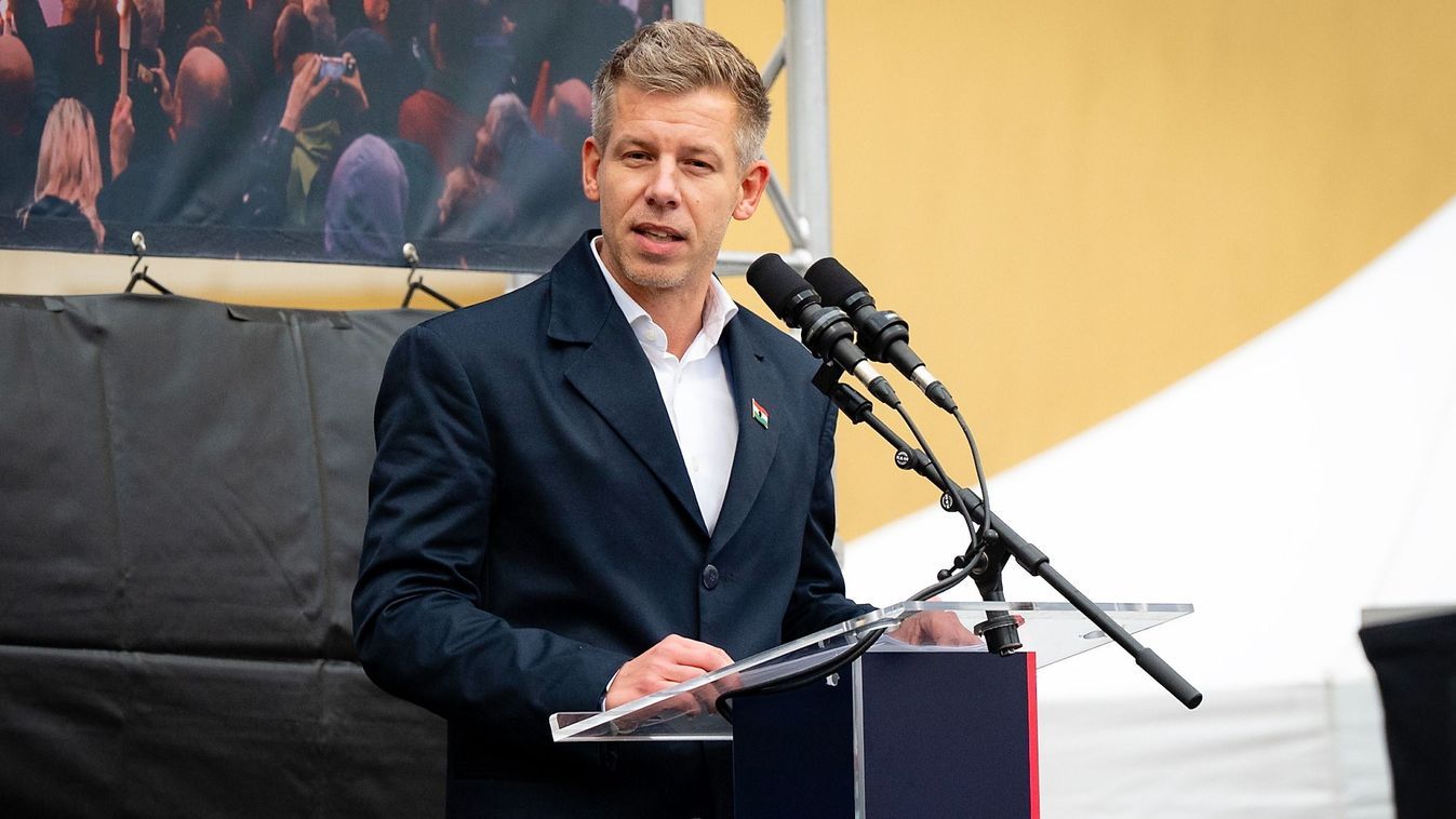 Tisza Párt, Magyar Péter, család, megszorítócsomag.

Fotó: Krizsán Csaba Forrás: MTI