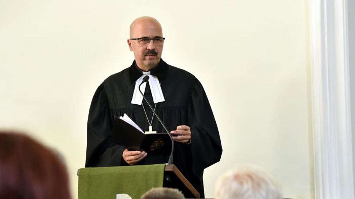 Celebrating the Spirit of Christmas, Even in Loneliness