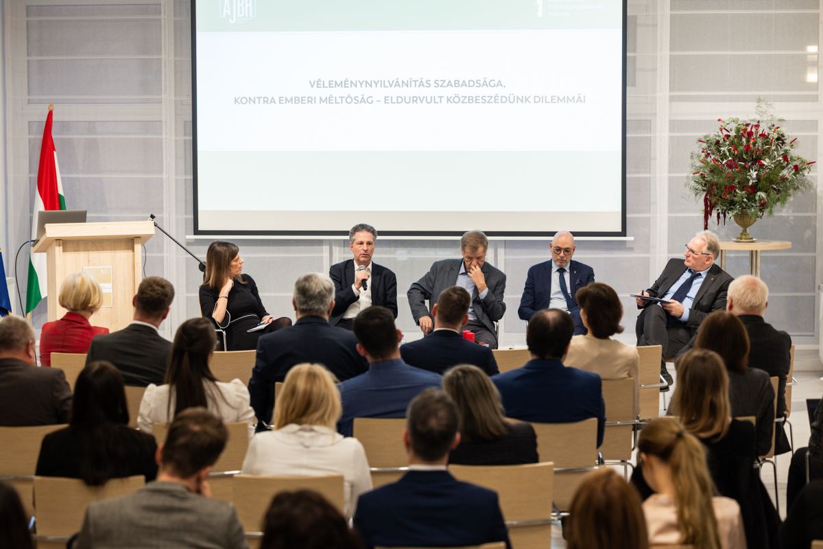 Az Alapvető Jogok Biztosa és a Nemzeti Adatvédelmi és Információszabadság Hatóság elnöke tisztelettel meghívja Önt az Emberi Jogok Világnapja alkalmából a Véleménynyilvánítás szabadsága, kontra emberi méltóság – eldurvult közbeszédünk dilemmái címmel rendezett konferenciára!