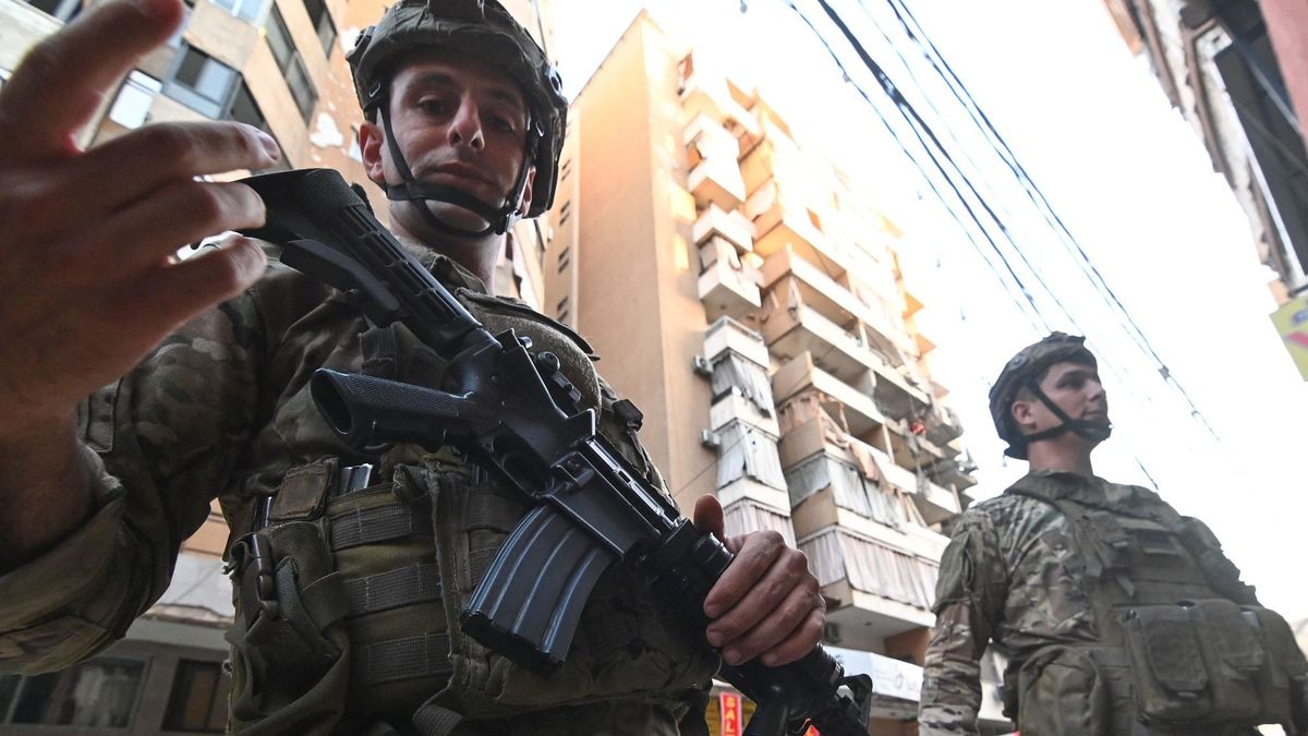 Hezbollah-kiképzőbázisokra és fegyverraktárakra mért csapást Izrael