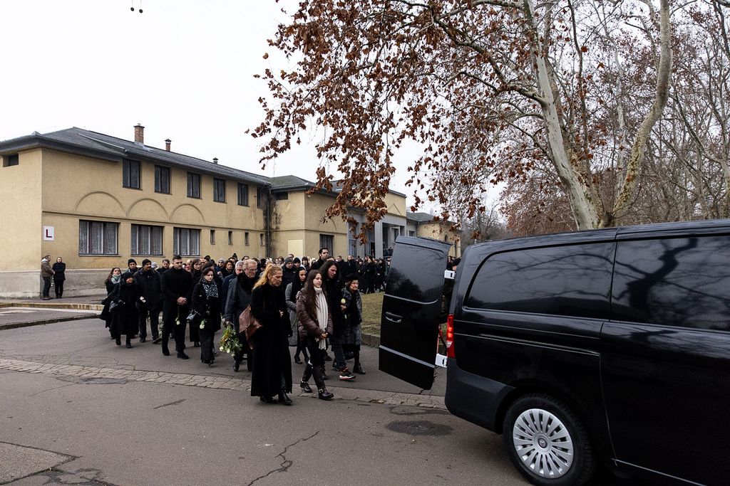 Kálloy Molnár Péter temetése