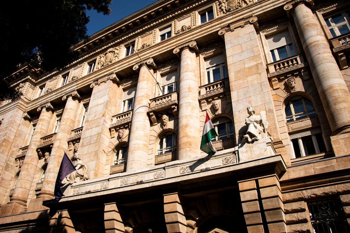 Itt van az MNB utolsó kamatdöntése: így zárja 2025-öt a magyar alapkamat Fotó: Cvetelina Diankova / Shutterstock