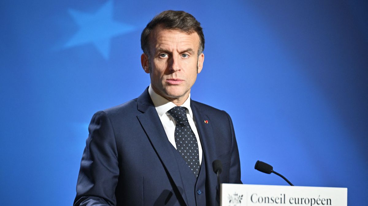 Orbánt igazolják Macron lépései