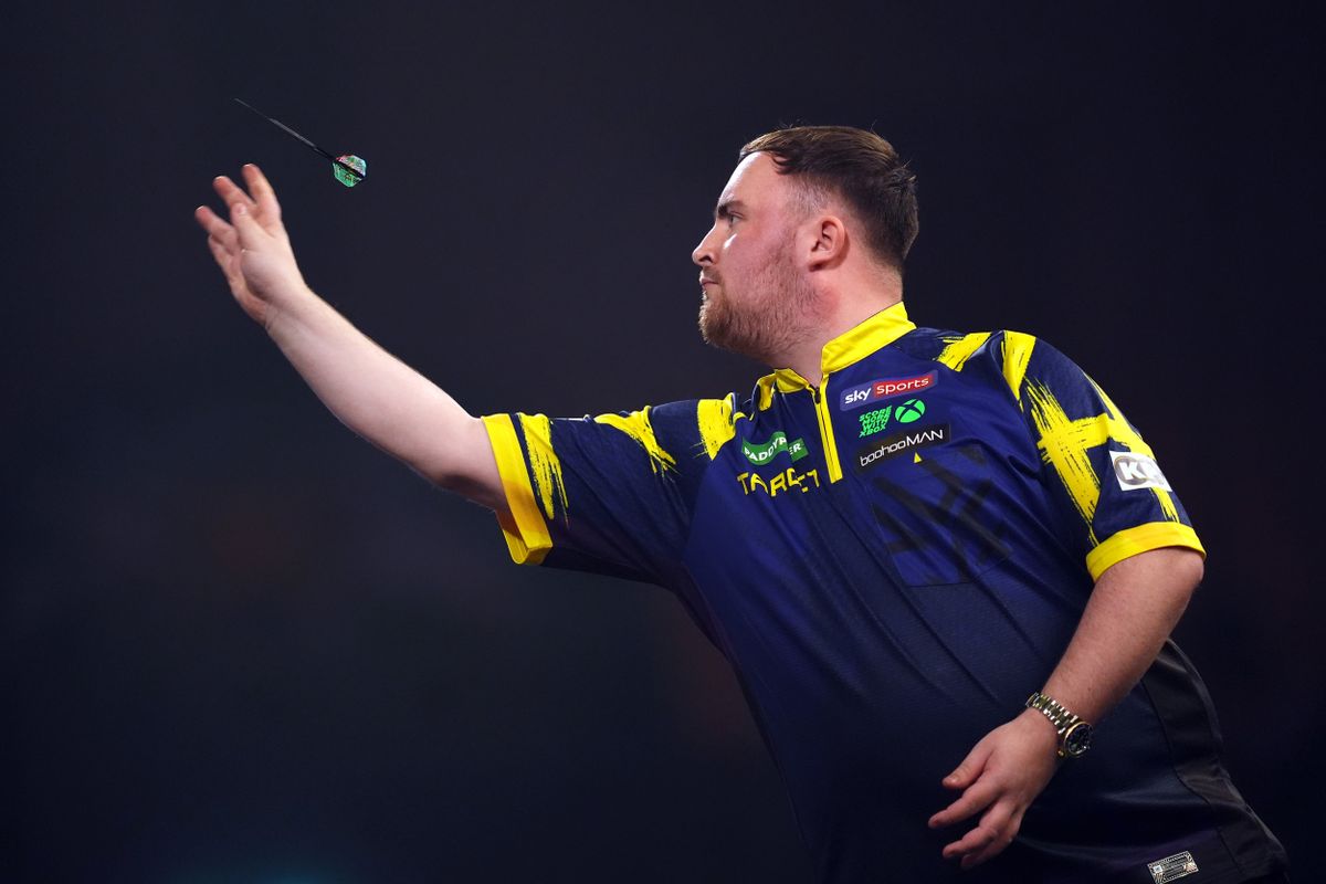 A PDC világbajnokság címvédője, Luke Littler csípést is elszenvedett az Alexandra Palace darazsaitól.