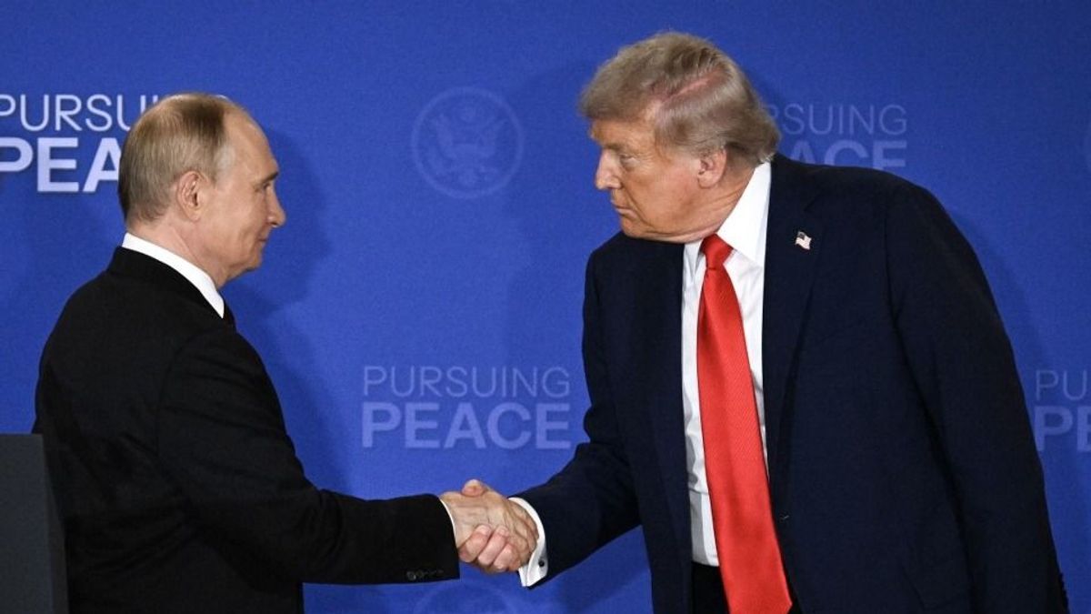 Míg Brüsszel önti a pénzt Ukrajnába, Washington és Moszkva újrarajzolja a világot