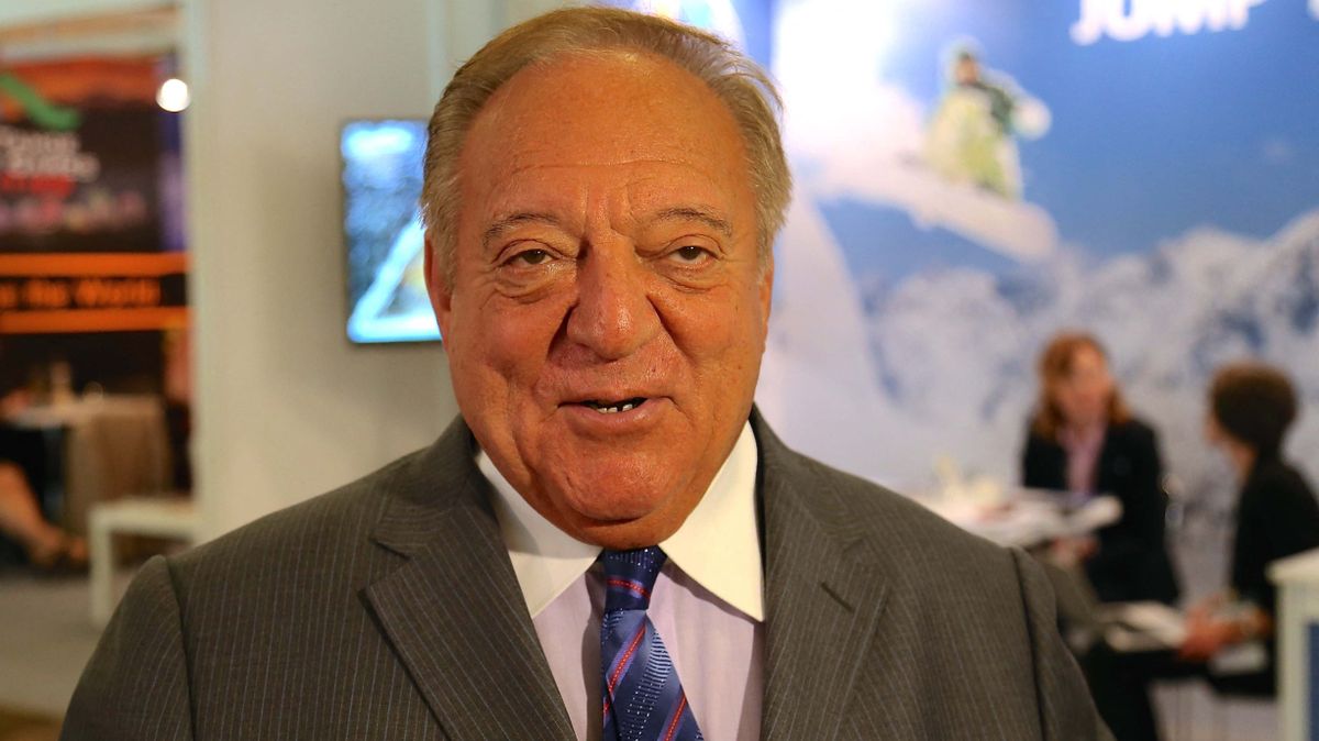 A volt sportdiplomata a Nemzetközi Súlyemelő Szövetség (IWF) élén tejhatalmat gyakorolt.