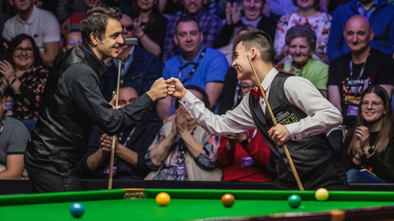 Ronnie O’Sullivan (balra) és Révész Bulcsú sznúkerpályafutásában sem 2025 hozta az eddigi legnagyobb sikereket