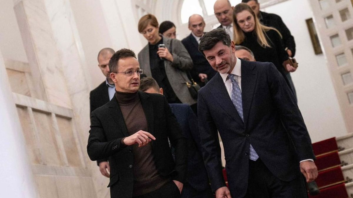 Szijjártó Péter úgy véli, a nemzetközi liberális média azért bírálja a georgiai vezetést, mert nem követi a nyugati mainstream politikát