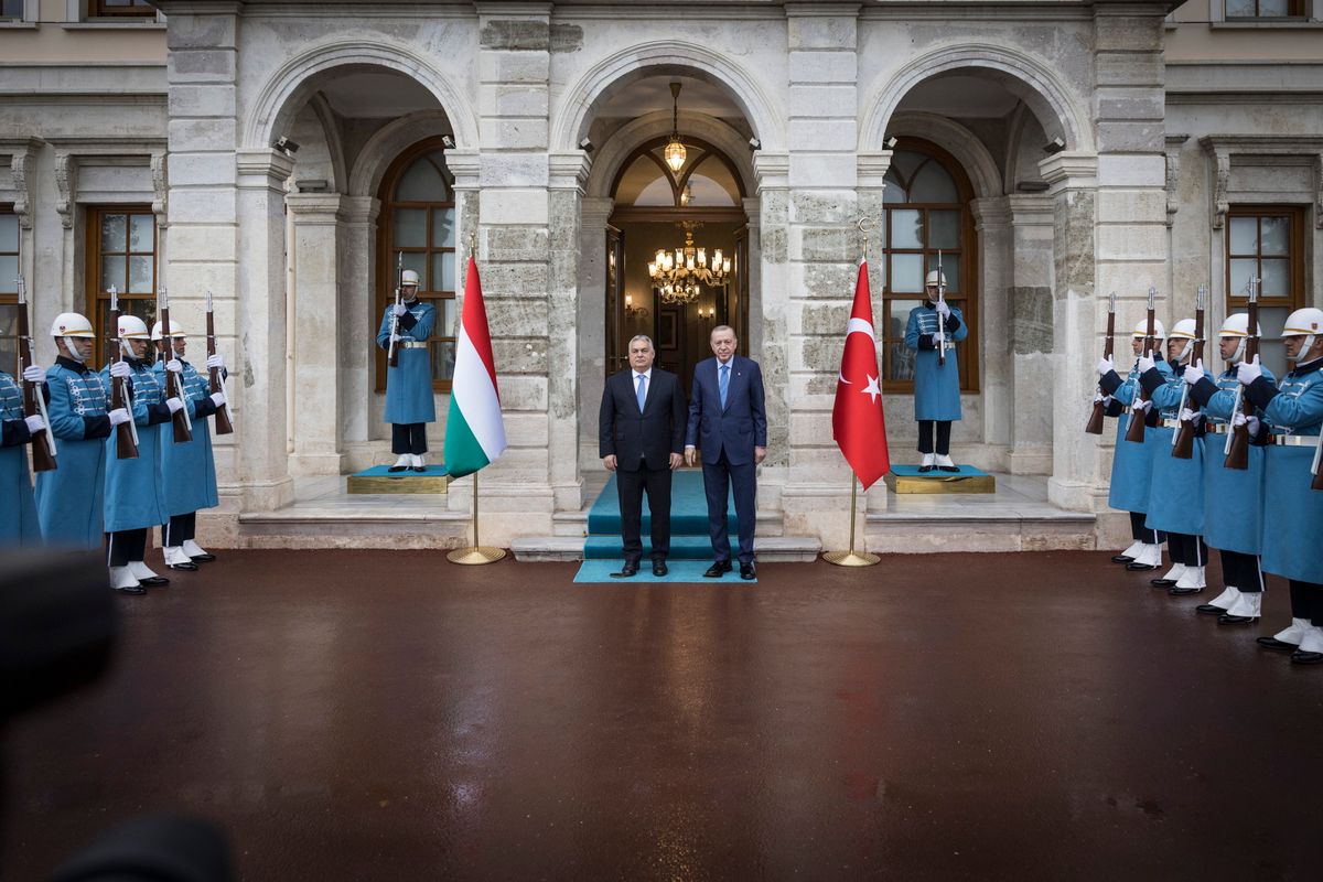 Recep Tayyip Erdogan török elnök fogadja Orbán Viktor miniszterelnököt Isztambulban 2025. december 8-án