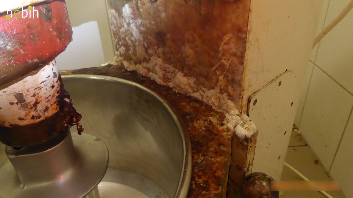 Szeretné, ha az ebben kevert szaloncukor is az ünnepi asztalra kerülne? / Fotó: Nébi