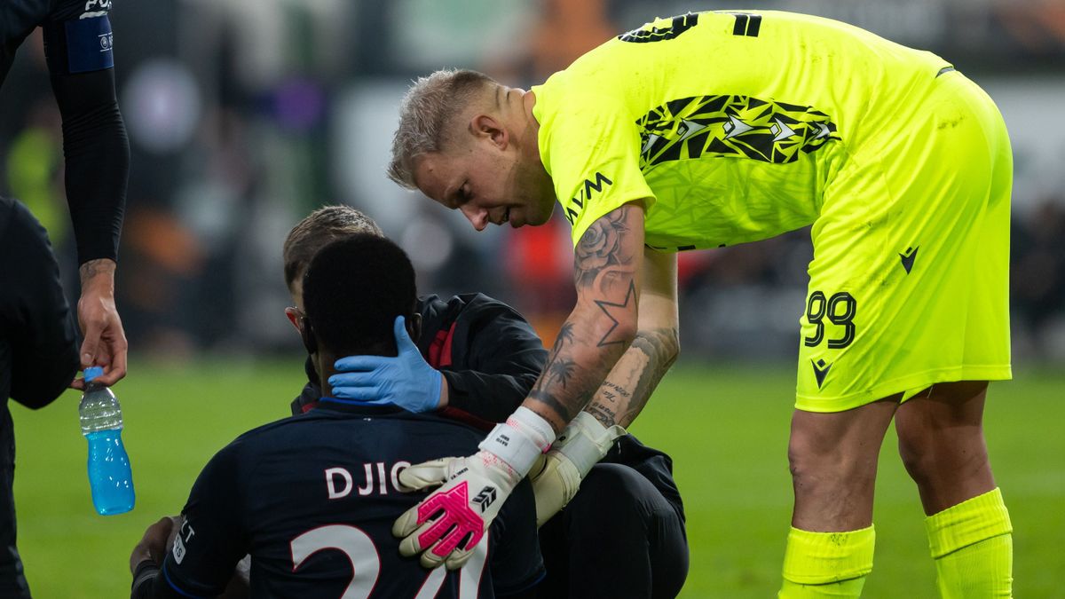 Önkívületi állapotba került a Fradi kapusa, majd ráugrott saját edzőjére