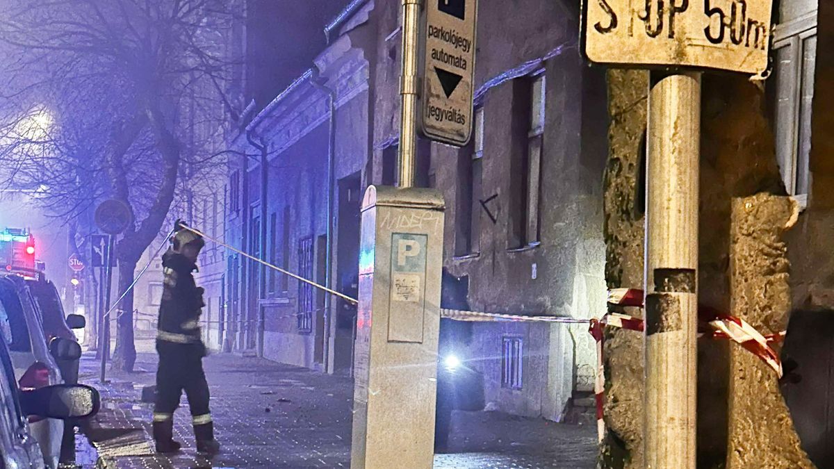 Kigyulladt egy társasház, ki kellett menekíteni a lakókat + fotók