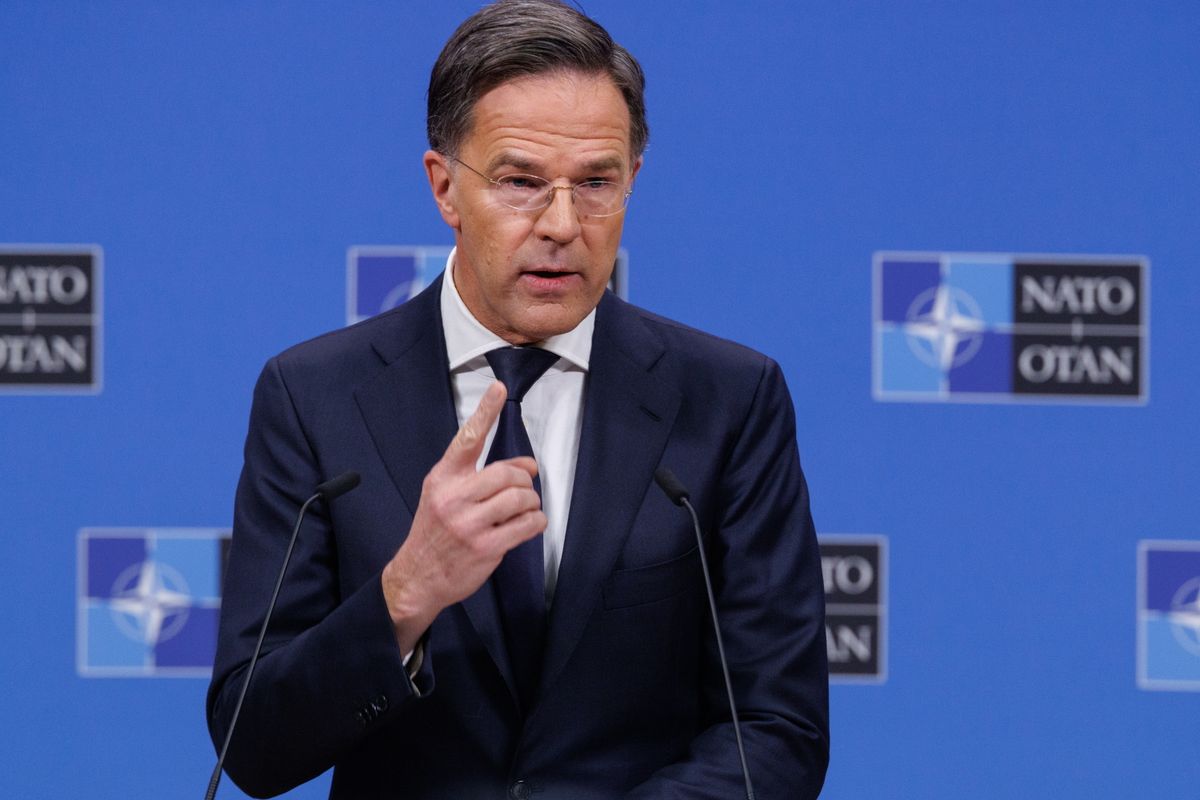 Brüsszel, 2025. december 2.
Mark Rutte NATO-főtitkár a szervezet másnapi külügyminiszteri találkozójának alkalmából tart sajtóértekezletet a NATO brüsszeli székházában 2025. december 2-án.
MTI/EPA/Olivier Matthys