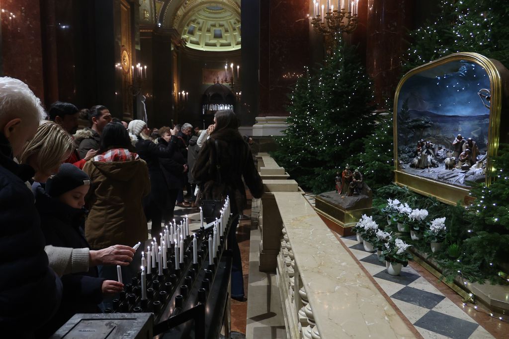 Erdő Péter karácsonyi éjféli szentmisét celebrált a Szent István-bazilikában