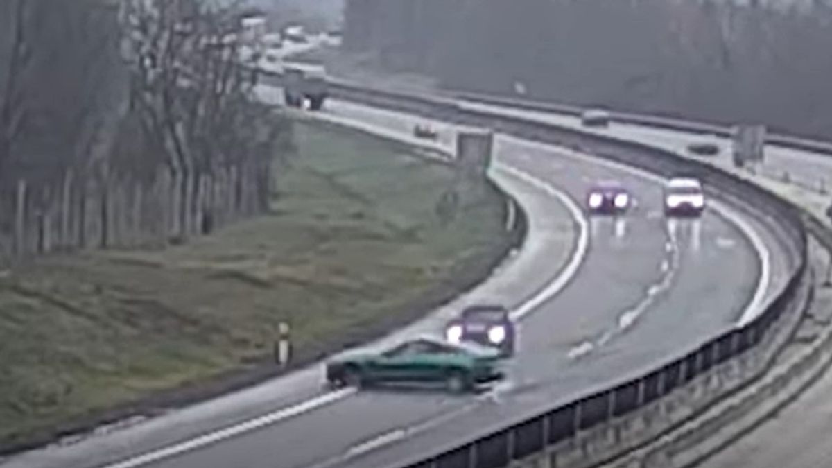 Elszabadultak a lóerők a vizes M3-as autópályán + videó