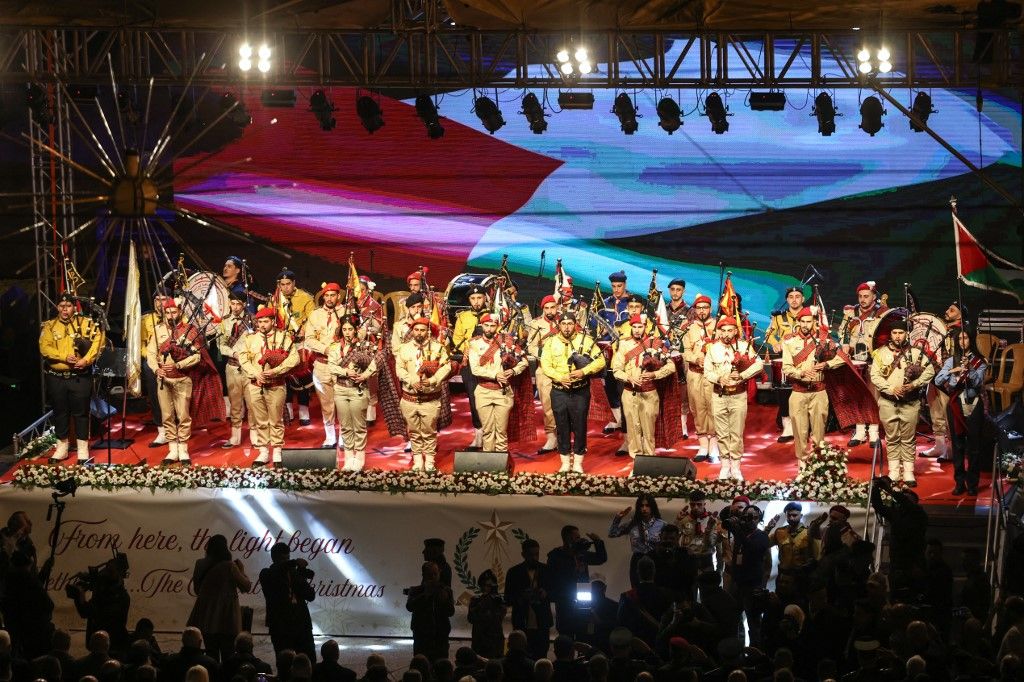 Ünnepélyes keretek között gyúltak fel a fények a két év után ismét felállított betlehemi karácsonyfán