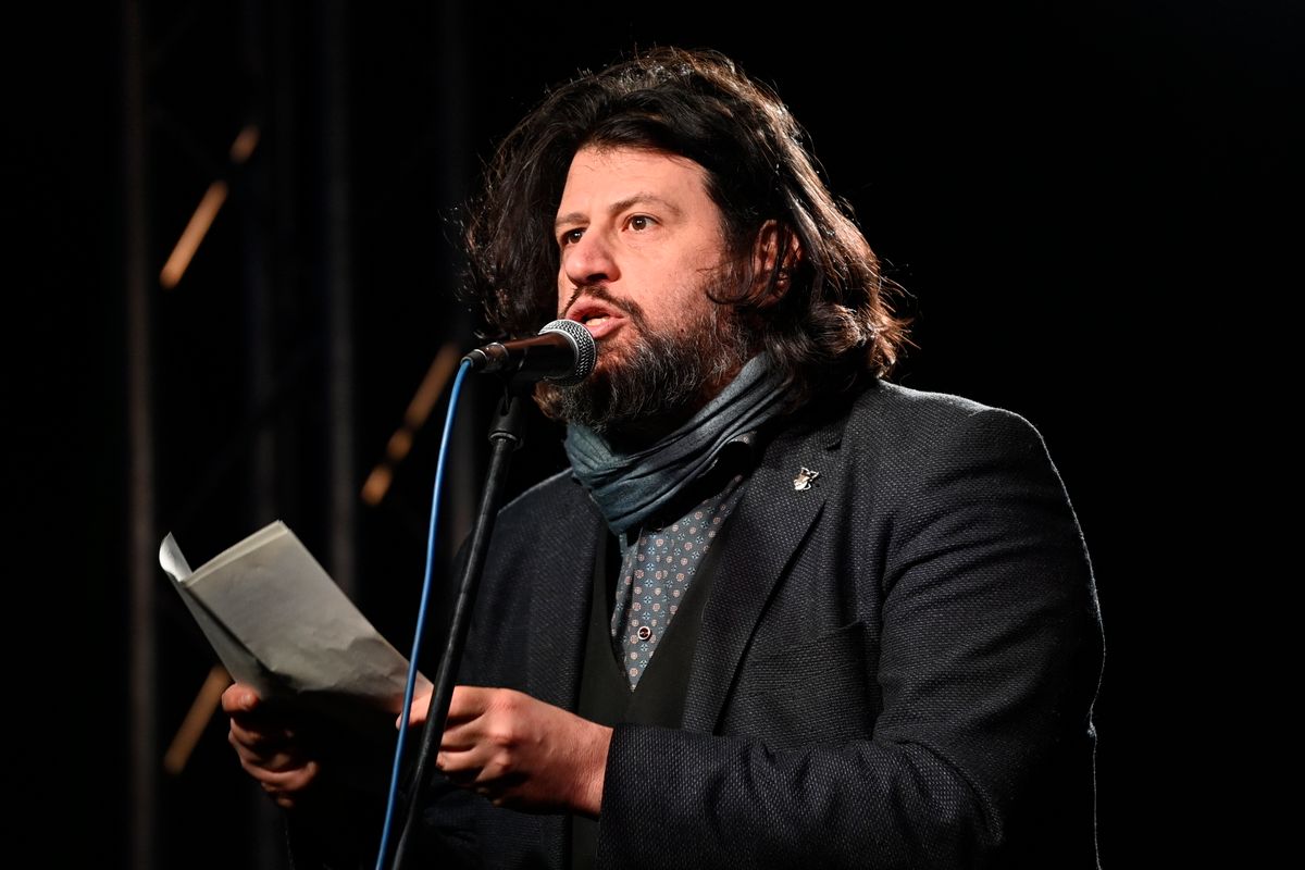 Budapest, 2025. április 8.
Puzsér Róbert publicista beszédet mond a gyülekezési jogról szóló törvény módosításának visszavonásáért tartott, Hadházy Ákos független országgyűlési képviselő által szervezett demonstráción az Erzsébet hídon 2025. április 8-án.
MTI/Bodnár Boglárka