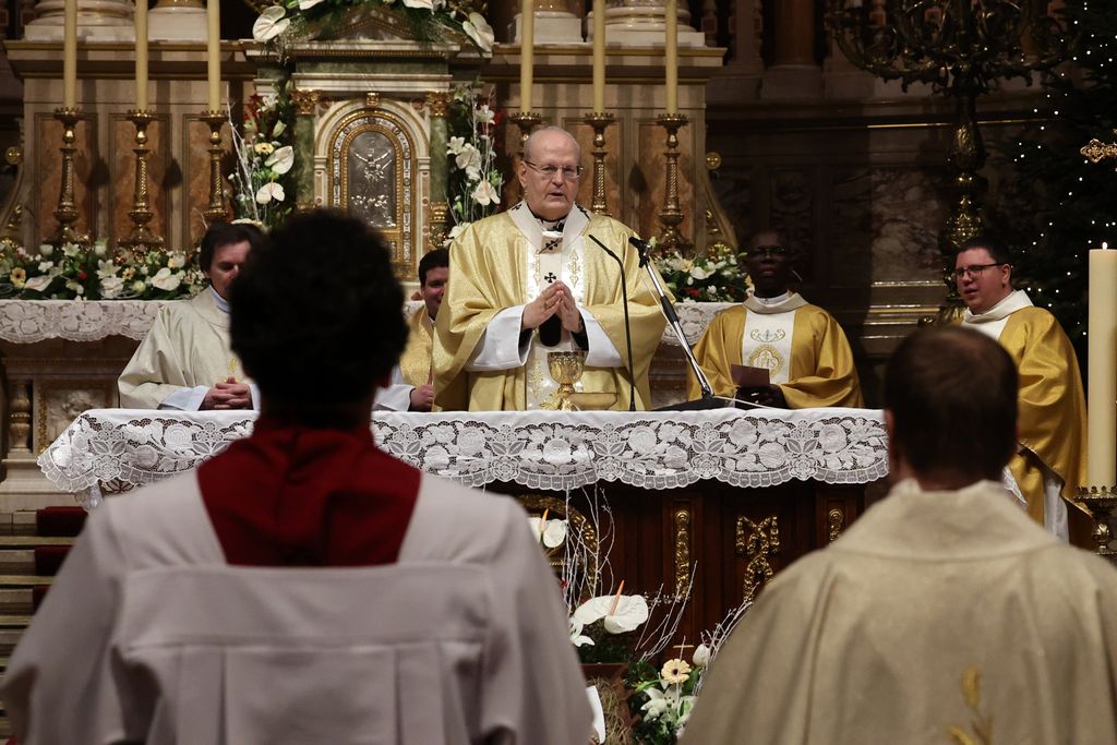 Erdő Péter karácsonyi éjféli szentmisét celebrált a Szent István-bazilikában