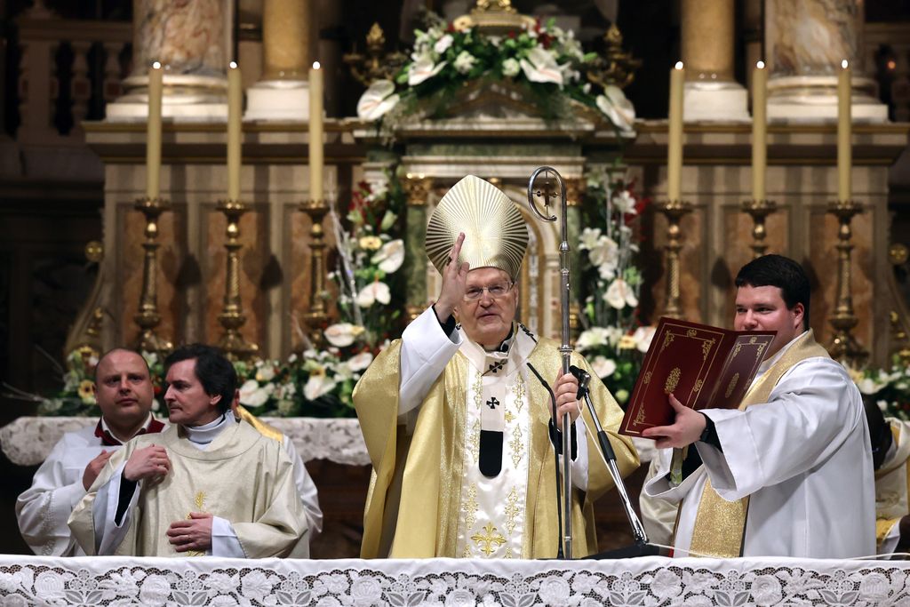 Erdő Péter karácsonyi éjféli szentmisét celebrált a Szent István-bazilikában