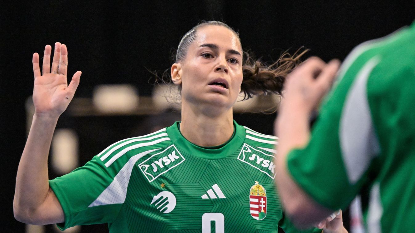 Hársfalvi Júlia 
's-Hertogenbosch, 2025. december 1.
Hársfalvi Júlia a német-holland közös rendezésű női kézilabda-világbajnokság B csoportjának 3. fordulójában játszott Magyarország-Svájc mérkőzésen a hollandiai 's-Hertogenboschban a Maaspoort Arénában 2