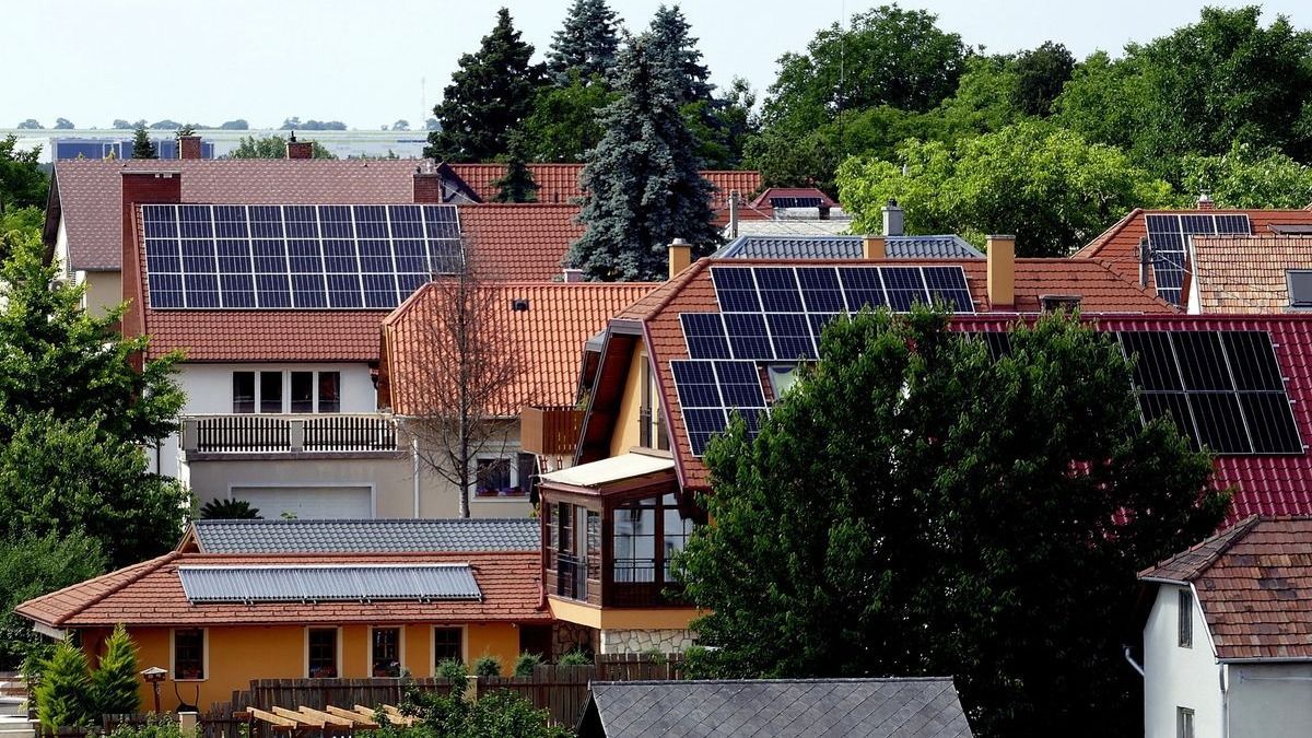 Támogatás a családok energiatárolásáért: már hivatalos a 2,5 millió forint