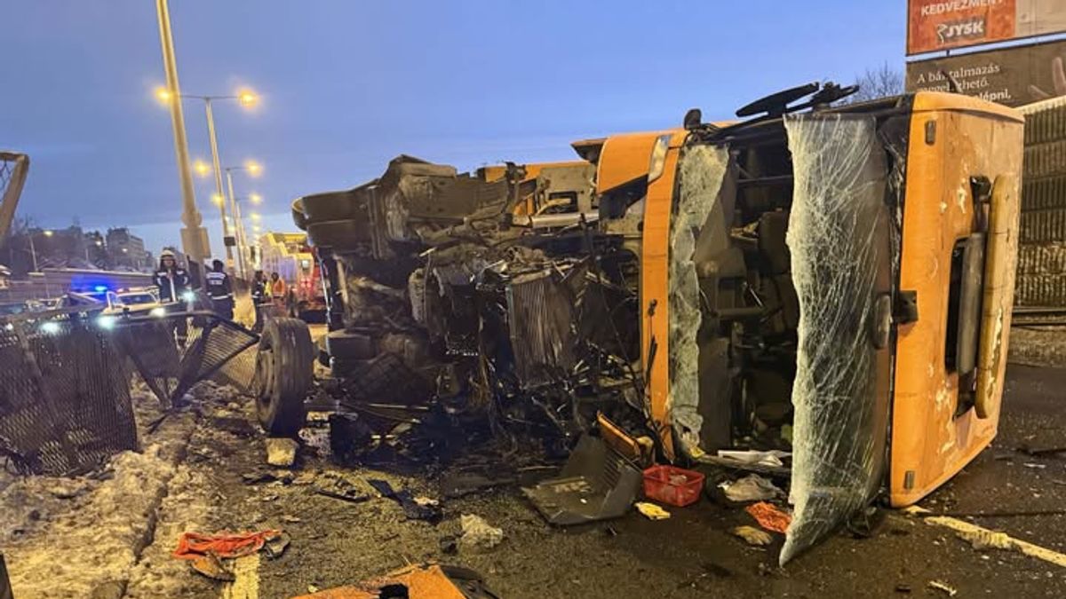 Durva baleset történt az M3-as autópálya bevezetőjénél Budapesten + fotó