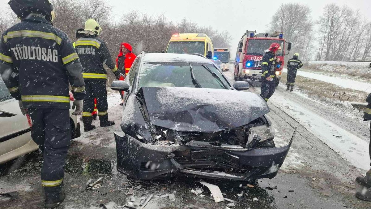 Egy pillanatra sem állnak meg a tűzoltók: több mint háromszázszor riasztották őket