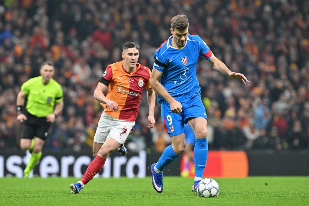 Sallai Roland (balra) kezdőként kapott lehetőséget az Atlético Madrid ellen