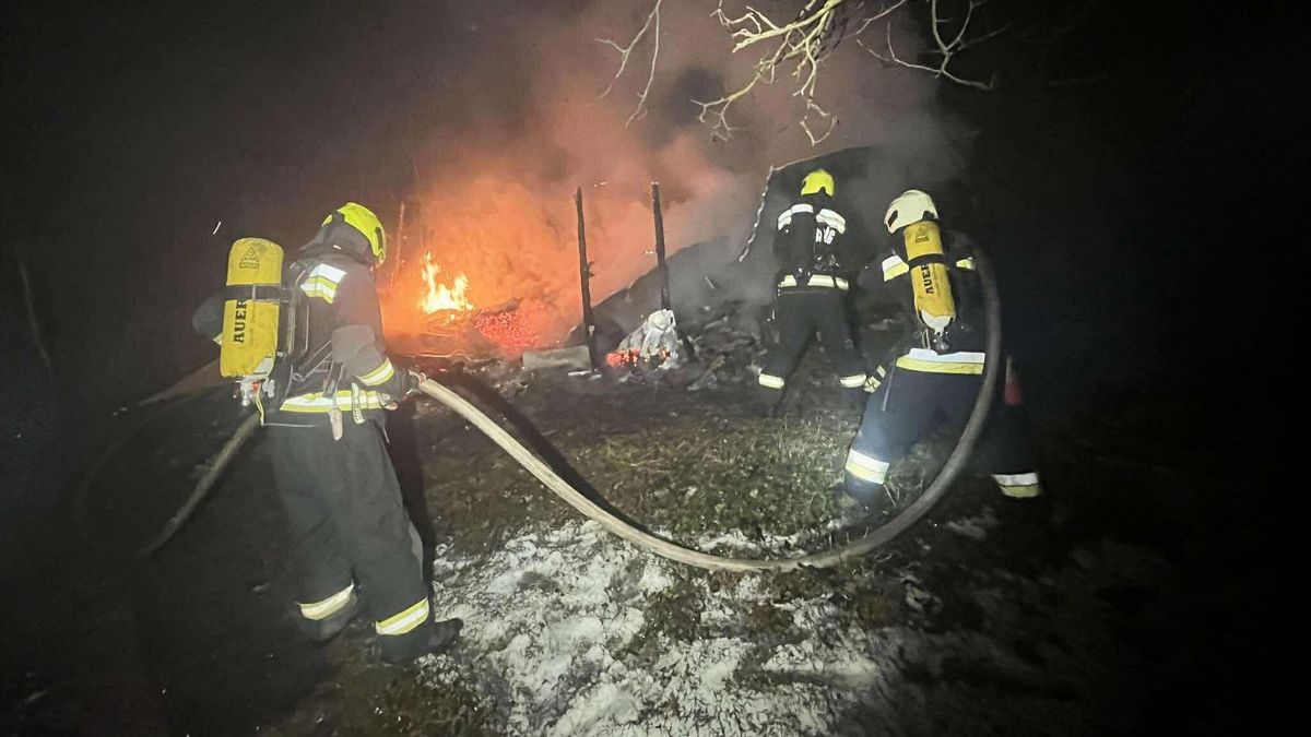 Holttestet találtak egy égő hétvégi ház oltása közben Budakeszin