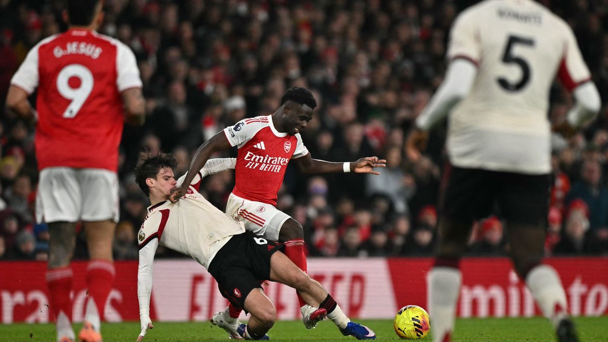 Kiszívta Saka vérét: a szurkolók Kerkezt éltetik, akit az angol lapok is dicsérnek