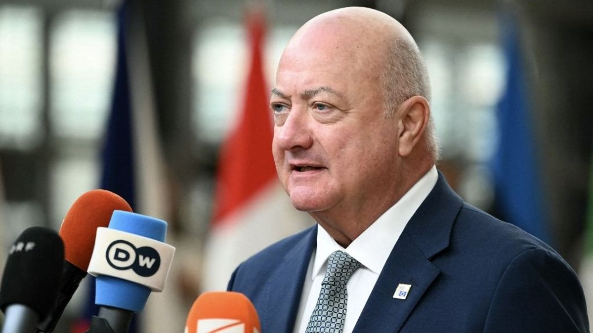 A szakadék szélén táncol az osztrák kormány