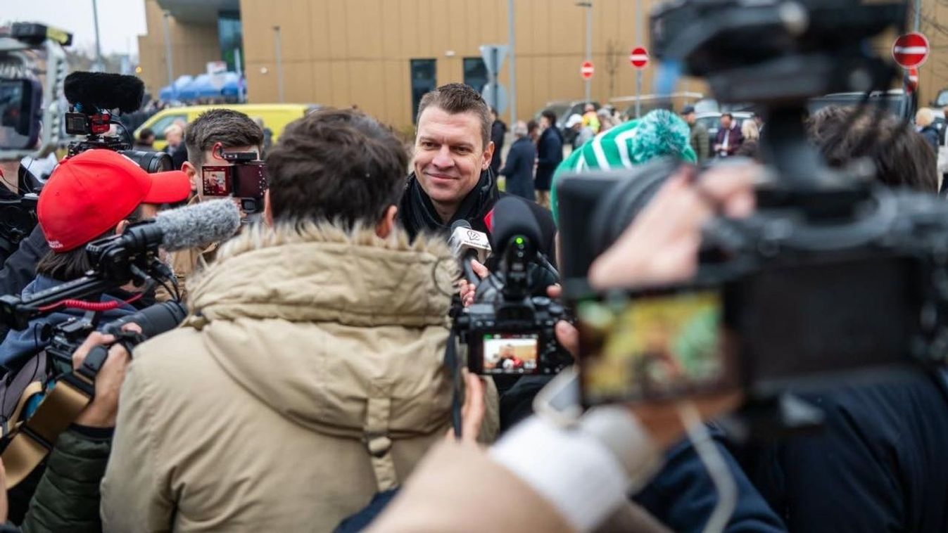 Menczer Tamás

Facebook