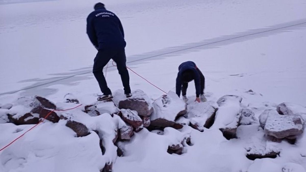 Besétált a Balaton jegére, bírság lett a vége