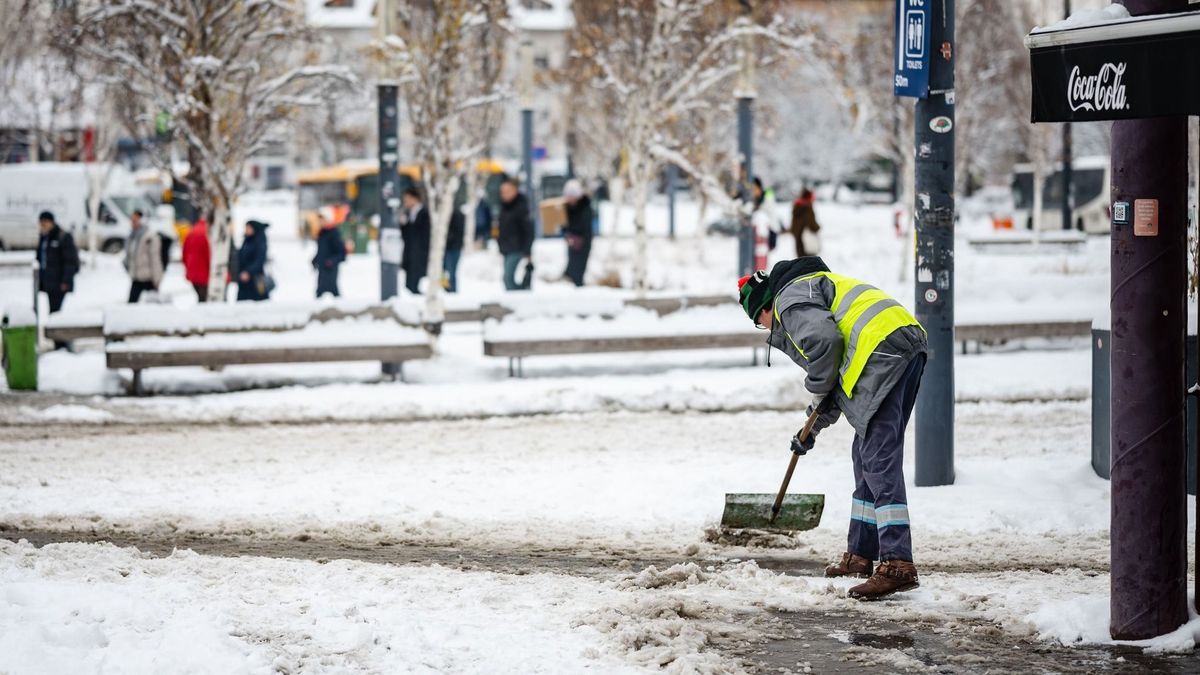Még mindig havazik, de már jobb a közlekedés + videó