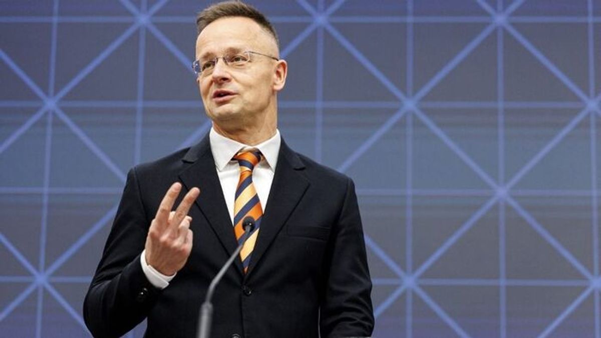 Hungary FM: Zelensky Makes His Move, but Hungary Is on the Right Course