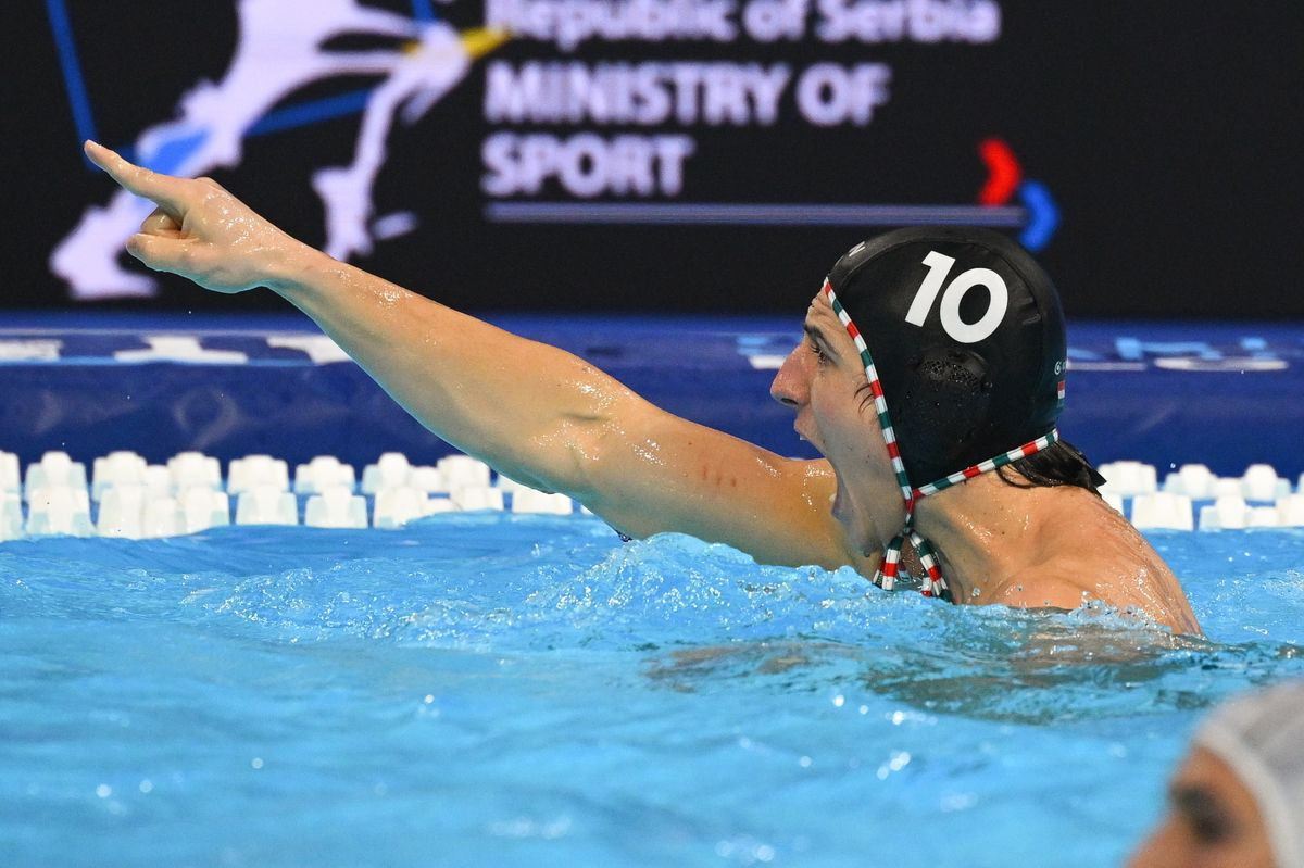 Belgrád, 2026. január 23.
Vigvári Vendel a belgrádi férfi vízilabda Európa-bajnokság elődöntőjében játszott Magyarország - Görögország mérkőzésen a Belgrade Arenában 2026. január 23-án. A mérkőzést a magyar válogatott nyerte 15-12-re.
MTI/Czeglédi Zsolt