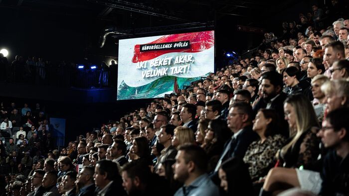 The crowd at the anti-war rally in Miskolc (Source: Facebook)
