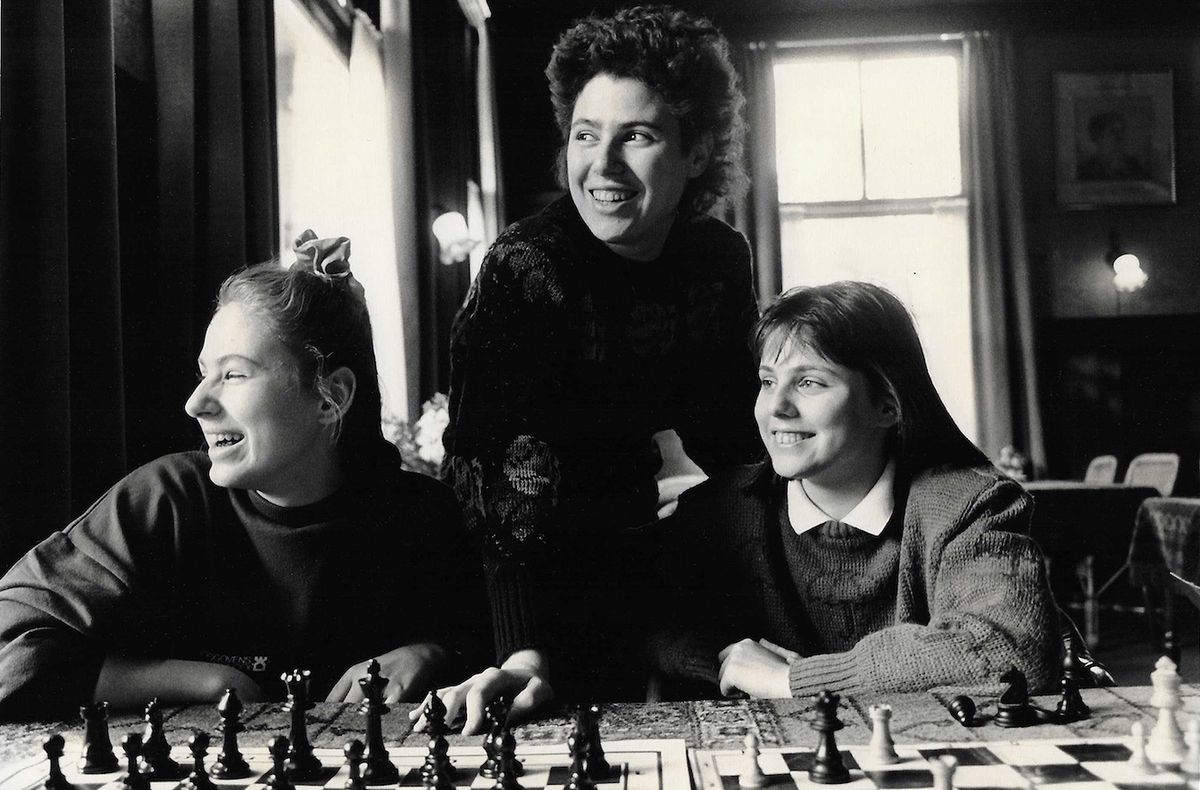 Oscar-jelölt rendezőt ihletett meg a Polgár lányok története, A sakk királynője február 6-án érkezik a Netflixre