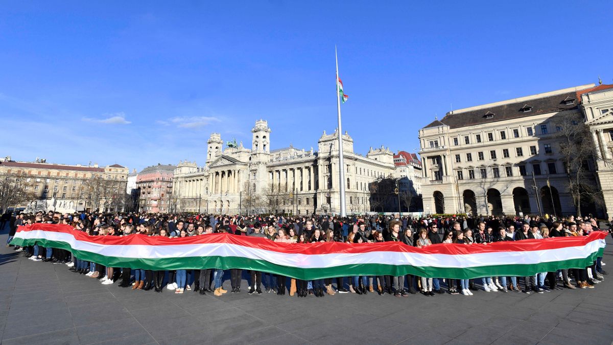 Középiskolások Kárpát-medencei utazását támogatja a Rákóczi Szövetség