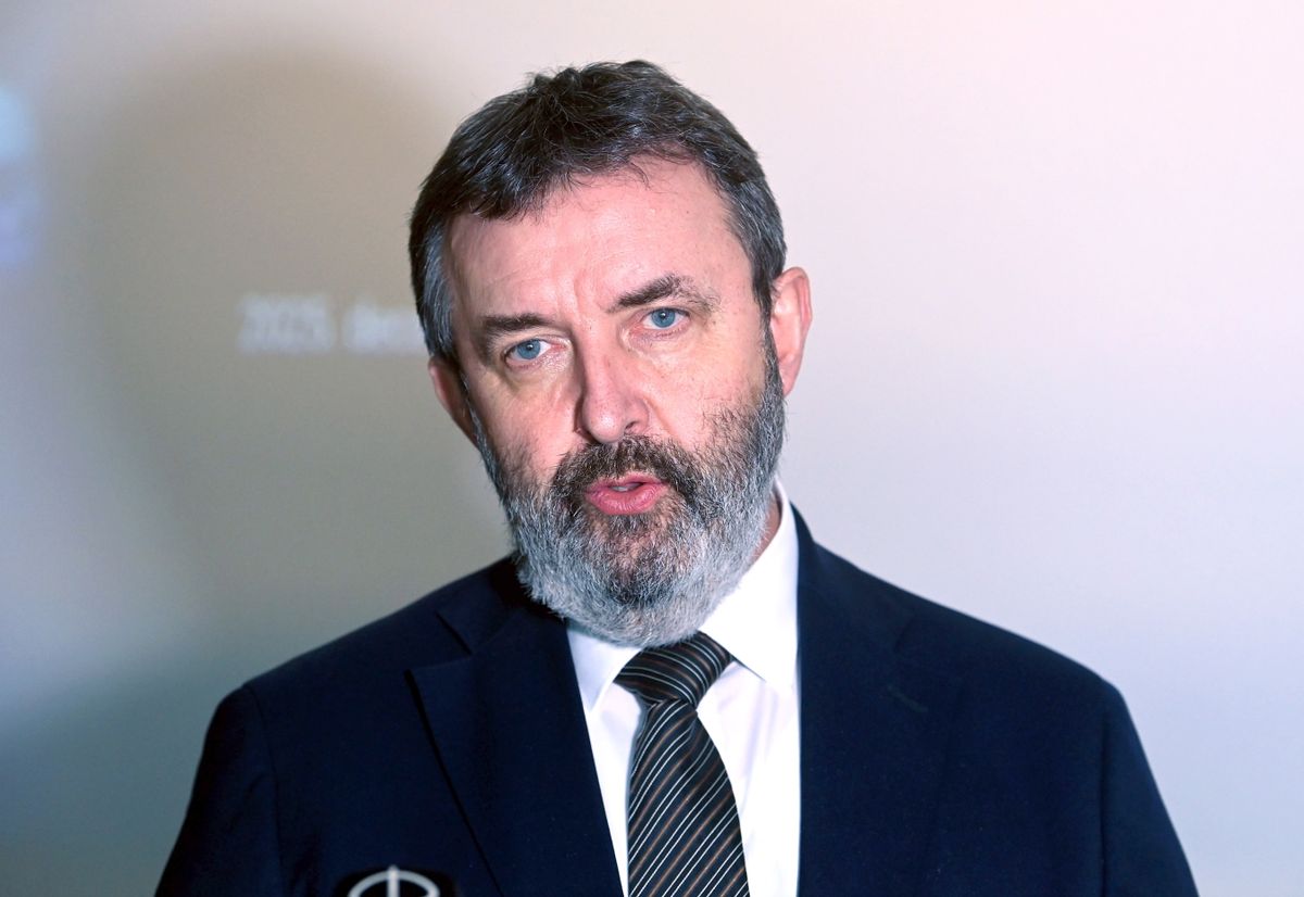 Budapest, 2025. december 15.
Palkovics László mesterséges intelligenciáért felelős kormánybiztos, a Magyar Mesterséges Intelligencia Tanács elnöke a testület alakuló ülése után tartott budapesti sajtótájékoztatón 2025. december 15-én.
MTI/Soós Lajos