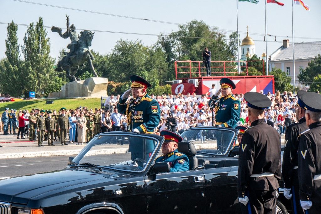 In Tiraspol, Moldova, on September 2, a military parade takes place through the streets of downtown Tiraspol to celebrate the 35th anniversary of the establishment of the Transnistrian Moldovan Republic. (Photo by Emanuele Roberto De Carli/NurPhoto) (Photo by Emanuele Roberto De Carli / NurPhoto via AFP)