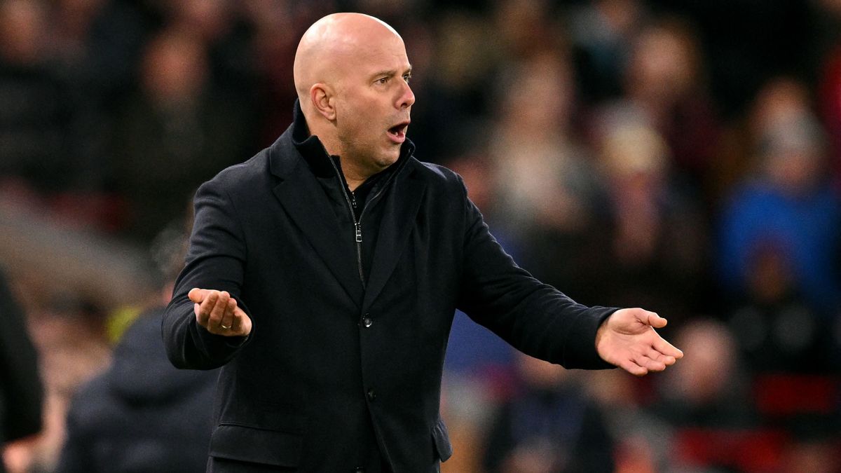 Steven Gerrard szavai sokkolták a Liverpool egy másik legendáját, Arne Slot baráti tűz alatt