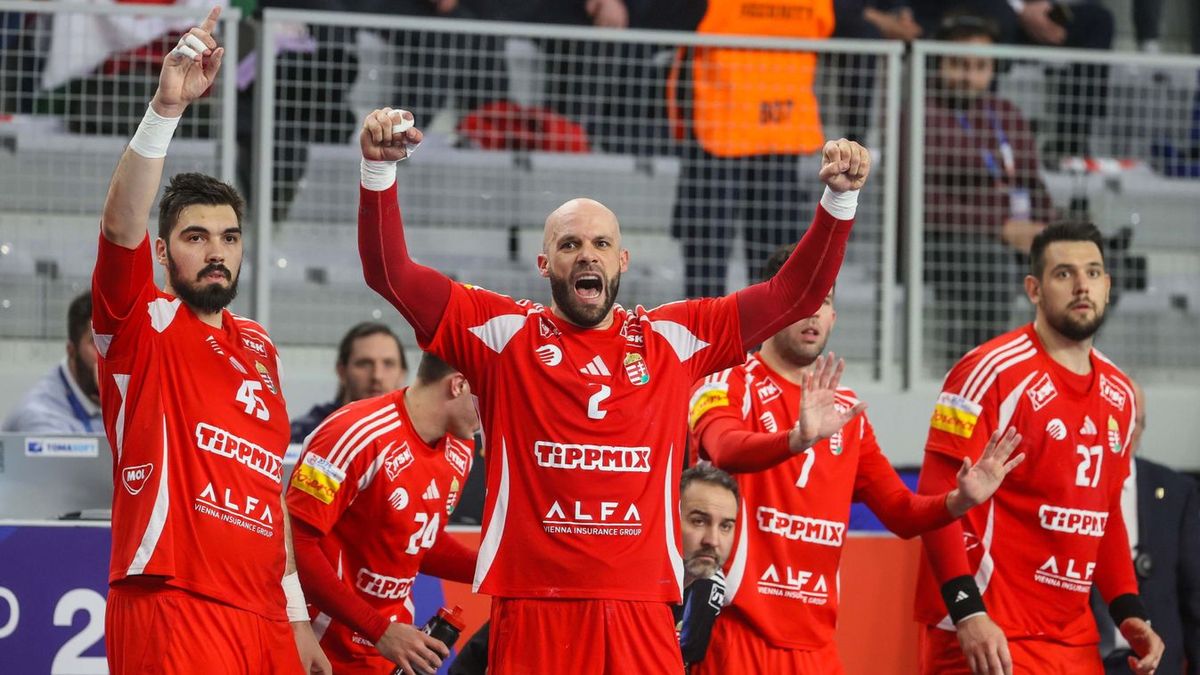 Sipos Adrián (középen) szerint akkor lesz oka örülni a magyar válogatott játékosainak, ha kevés hibával tudják végigjátszani a tornát 